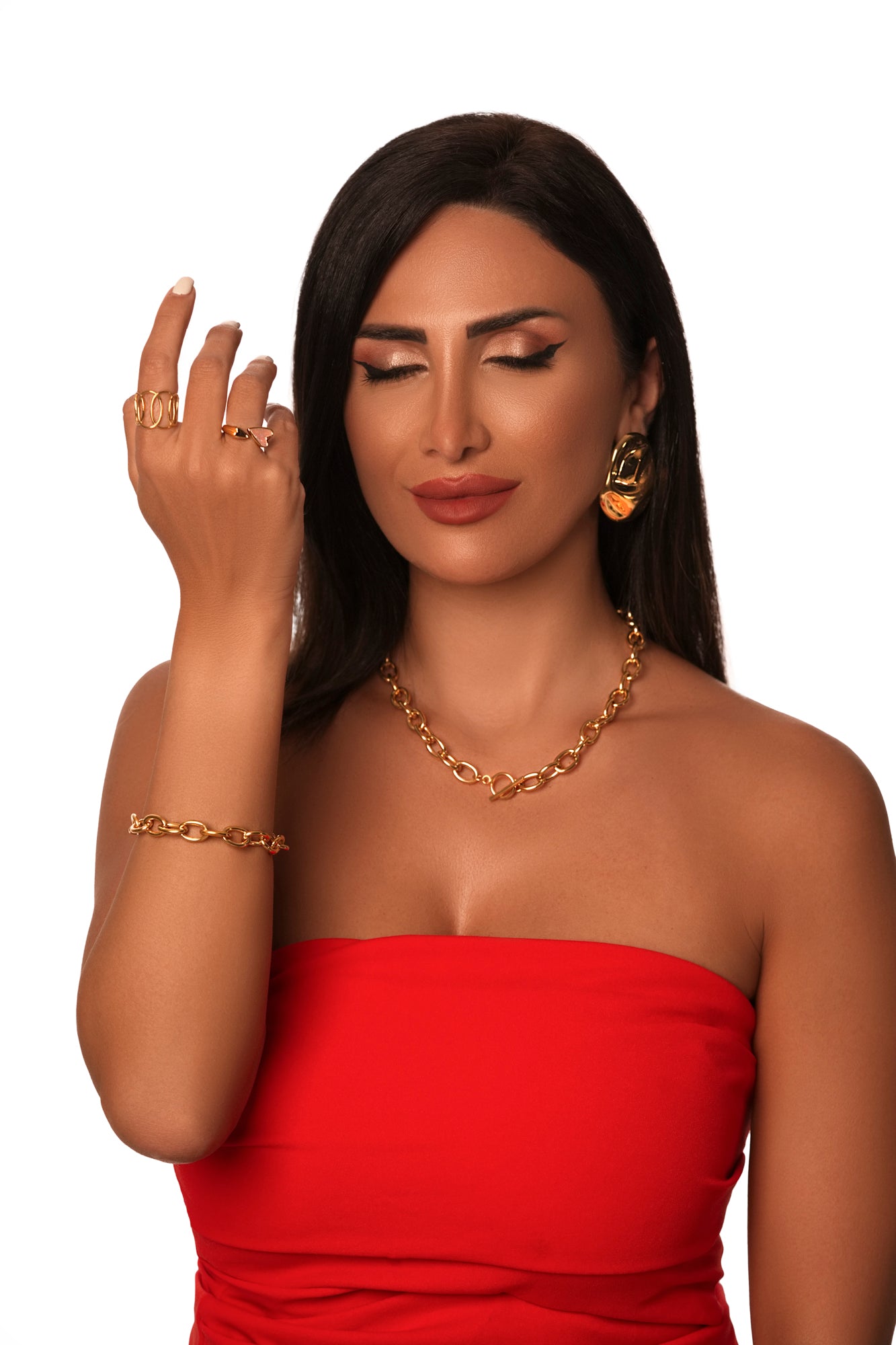 أقراط أوريليا جريئة