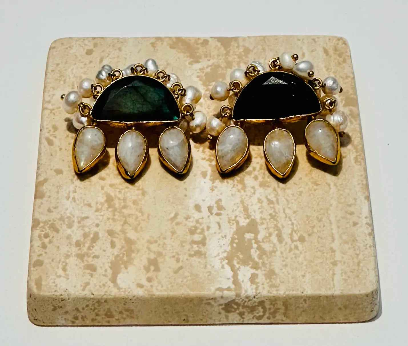 Kuwaiti earring