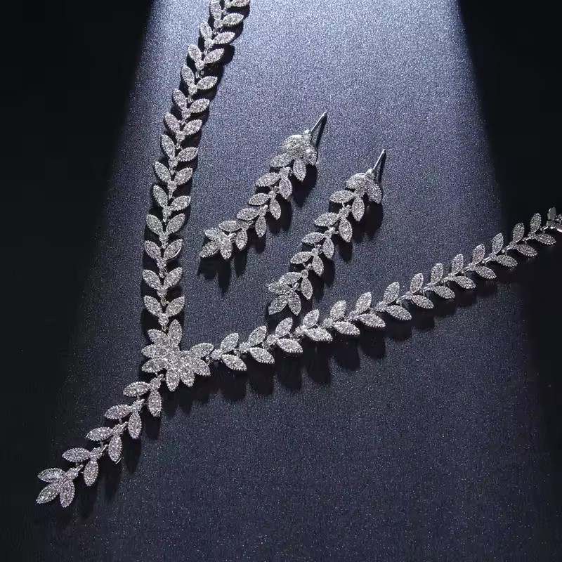 Glamour Necklace & Earrings Set Lady D World