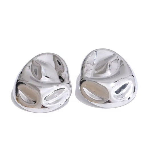 أقراط أوريليا جريئة