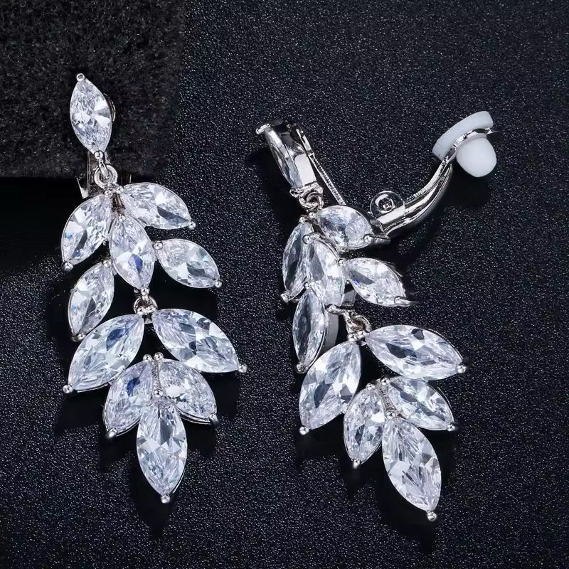 أقراط مشبك Ever Bliss Leaf