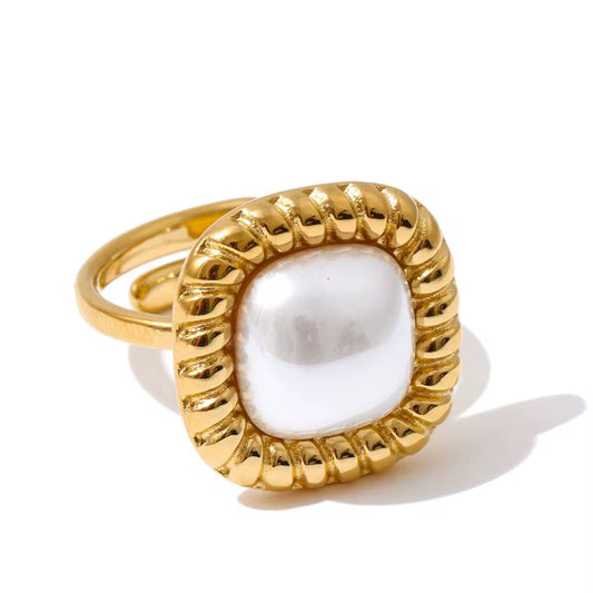 Pearl Frame Ring
