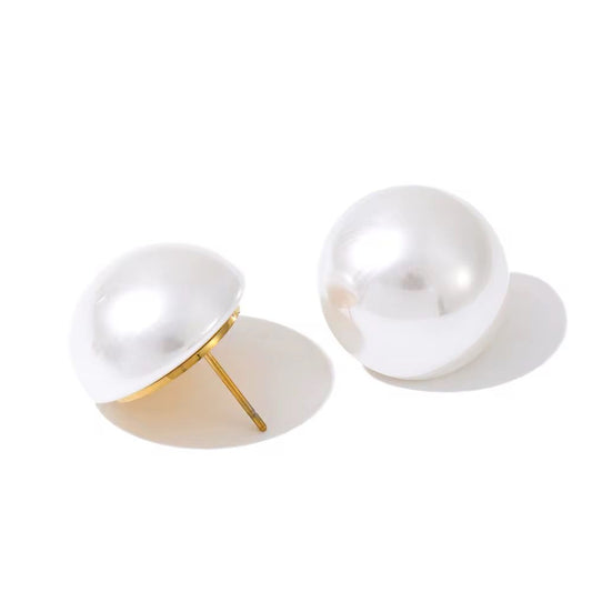 Lumière Pearl Studs Earrings
