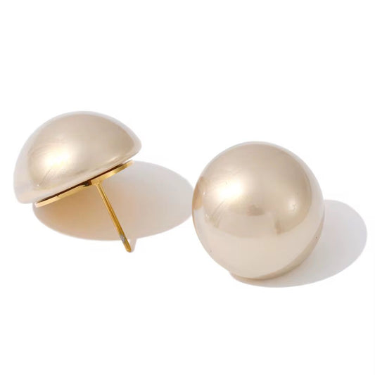 Lumière Pearl Studs Earrings