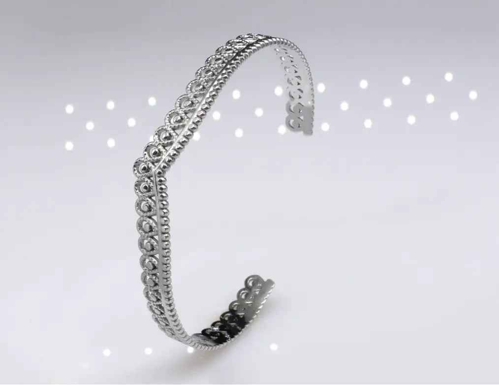 Queen Stainless Steel Cuff