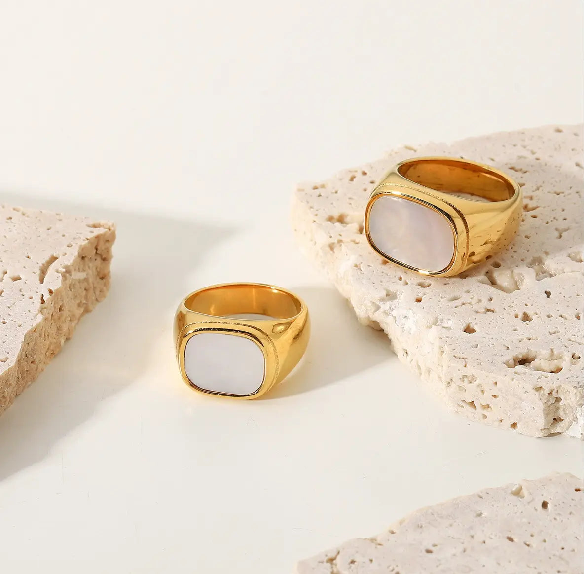 Chunky Ring With Pearl Finish - Lady D World