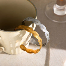 Twistelle Cuff