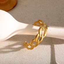 Solis Oval Cuff