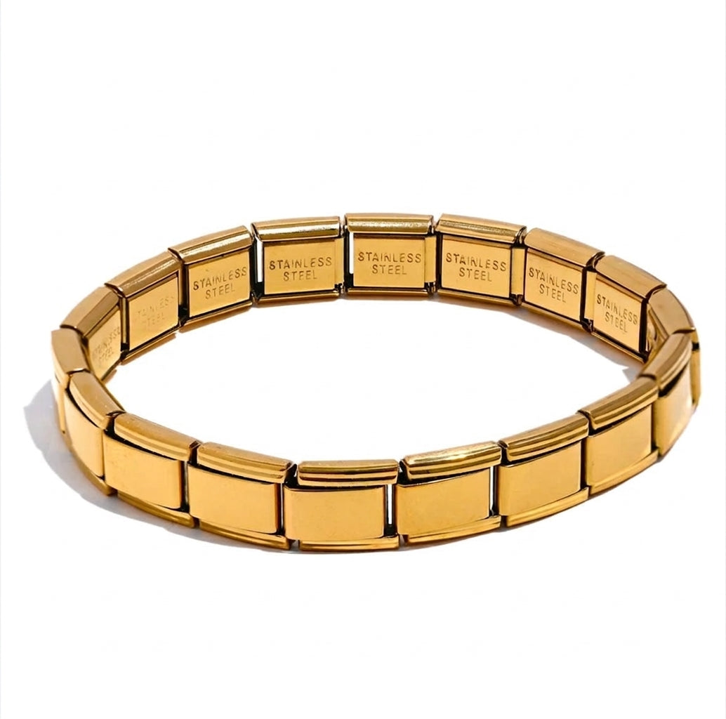 Goldy Bracelet - Enhanced Studio Photo