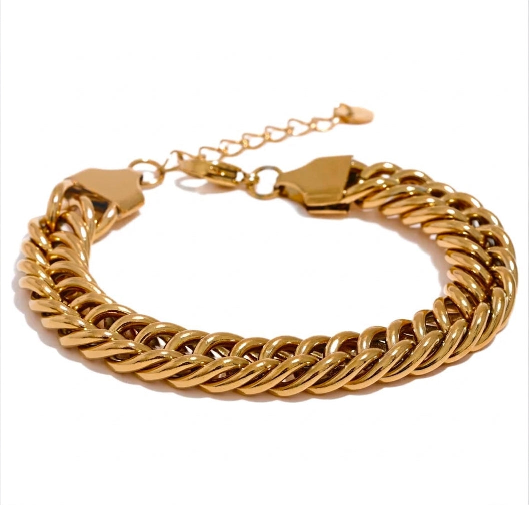 Chunky Chain Gold Bracelet - Enhanced Studio Photo