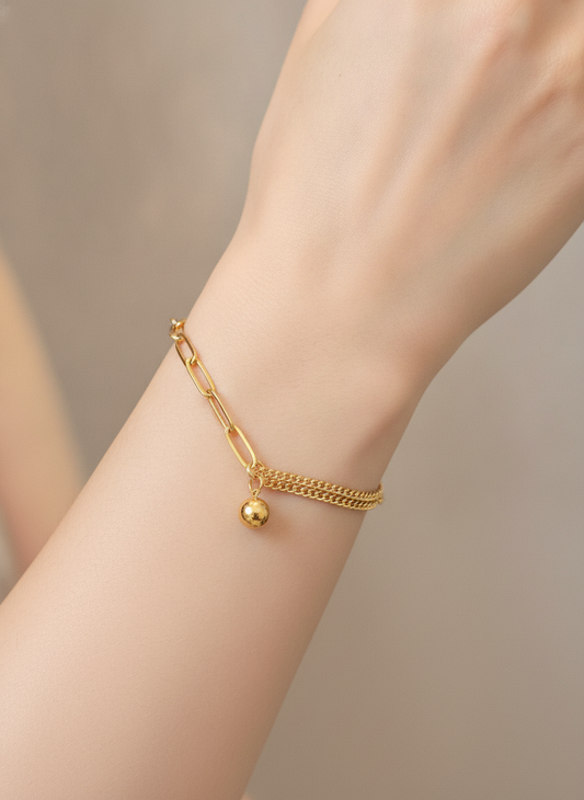 Gold Chain Link Bracelet – 18K gold plated chain link bracelet, worn
