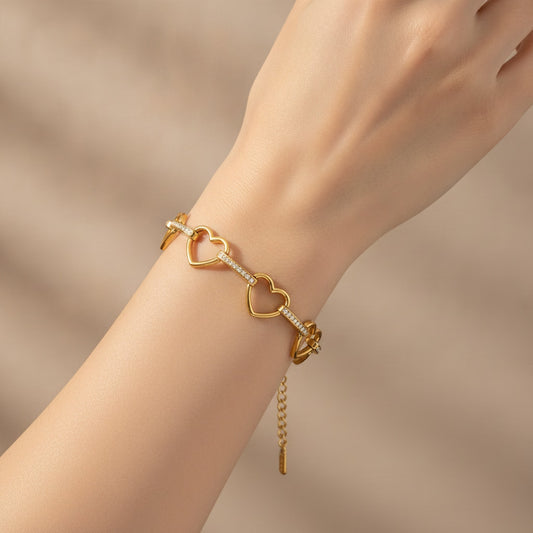 LD-SMR26-1098_Hollow-Heart-Link model shot