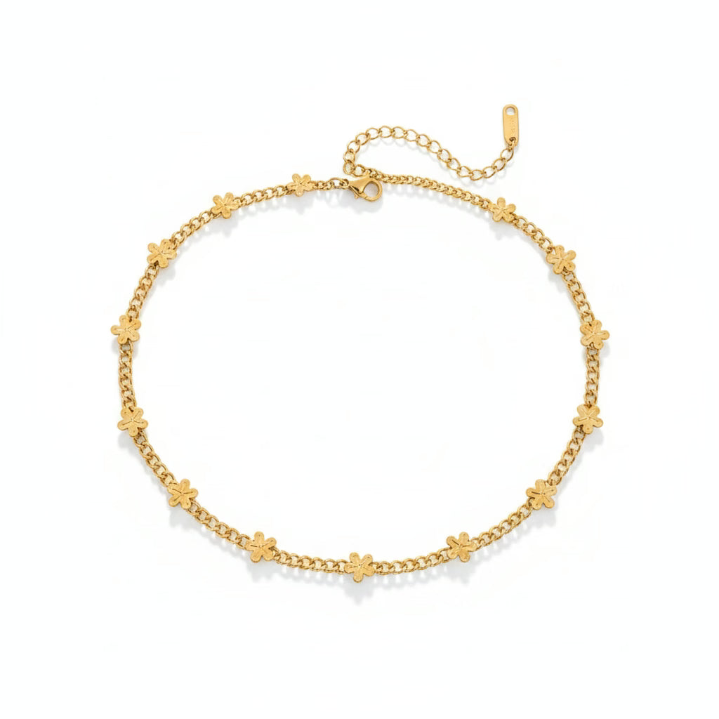 LD-SMR26-1099_Clover-Link-Necklace white background
