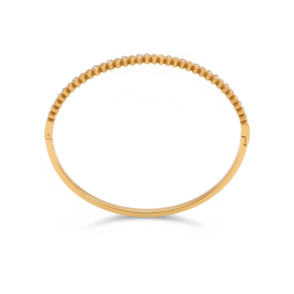 LD-SMR26-1105_Diamond-set-Bangle white background