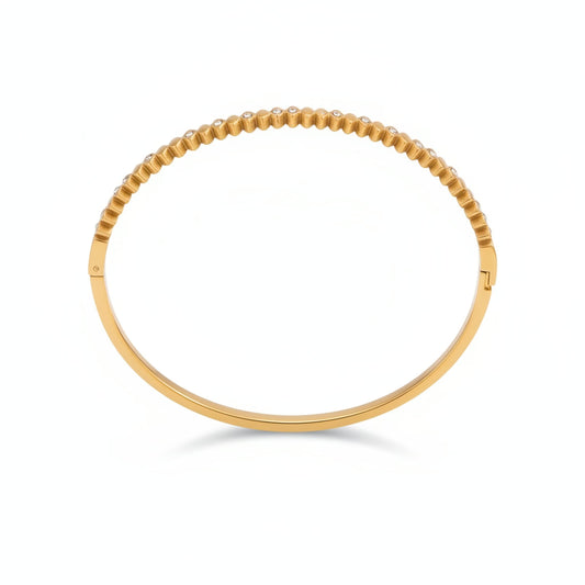 LD-SMR26-1105_Diamond-set-Bangle white background
