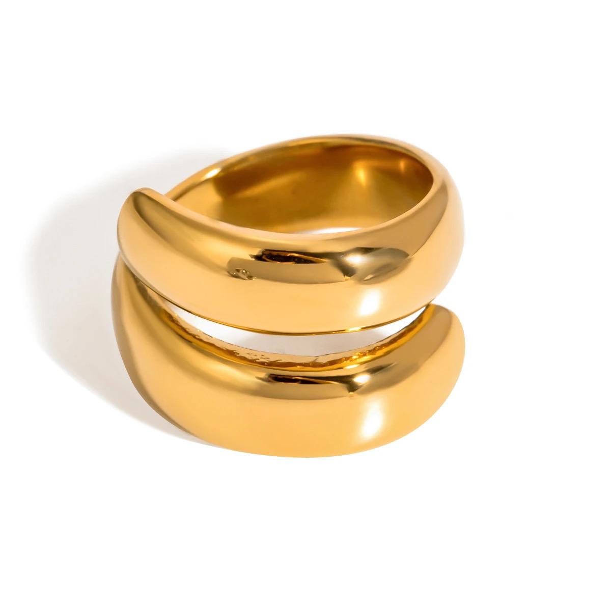 Spring Twist Gold Ring