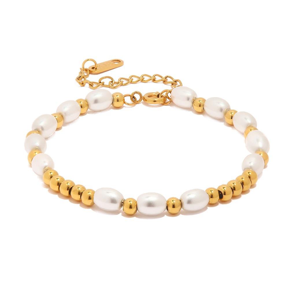 Lustrous Pearl Bead Bracelet