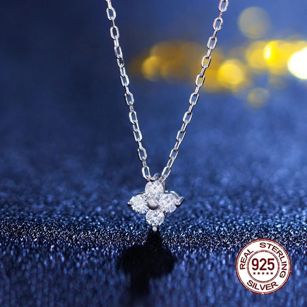 Blossom Glow Flower Silver 925 Necklace