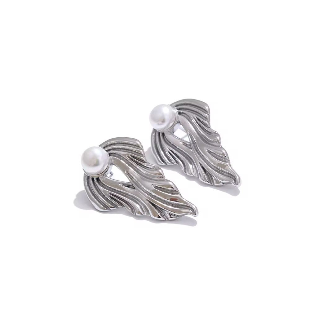 Lustre Pearl Studs Earrings