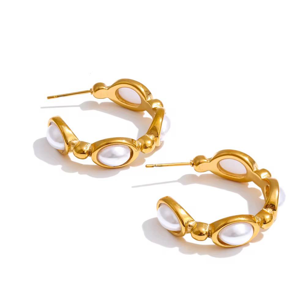 Exquisite Pearl Classic Hoops Earrings