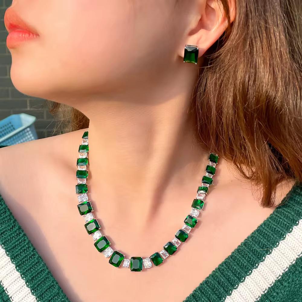 Emerald Quadré Jewelry Set